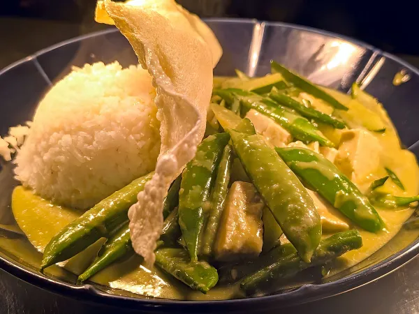 Homemade Thai green curry with green beans and rice